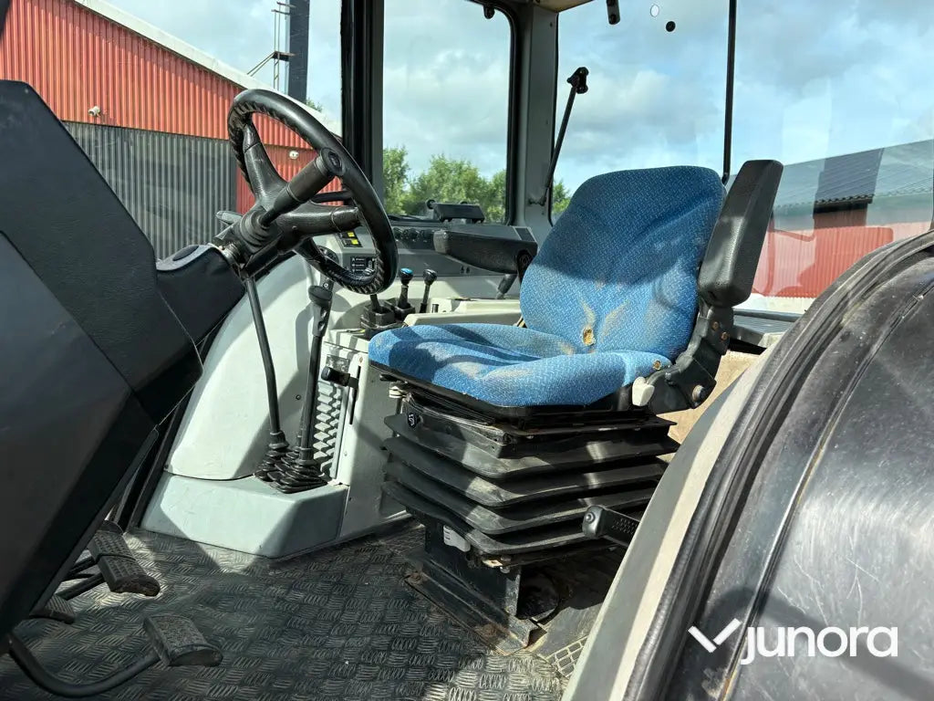 Traktor - Valtra 8450