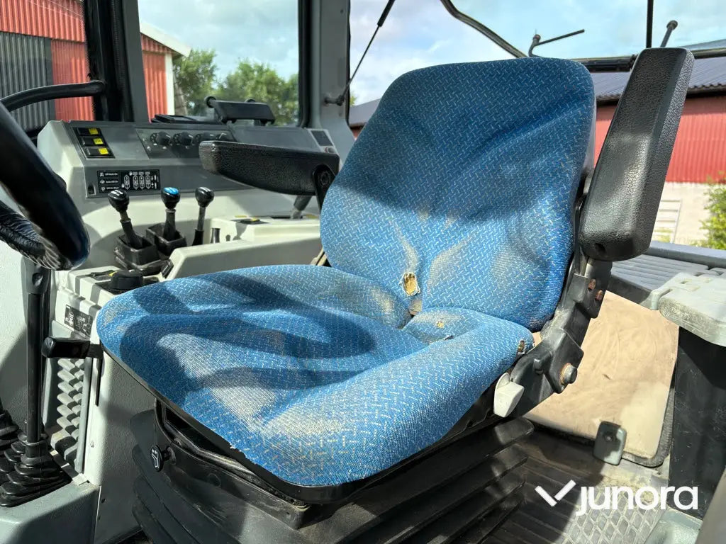 Traktor - Valtra 8450