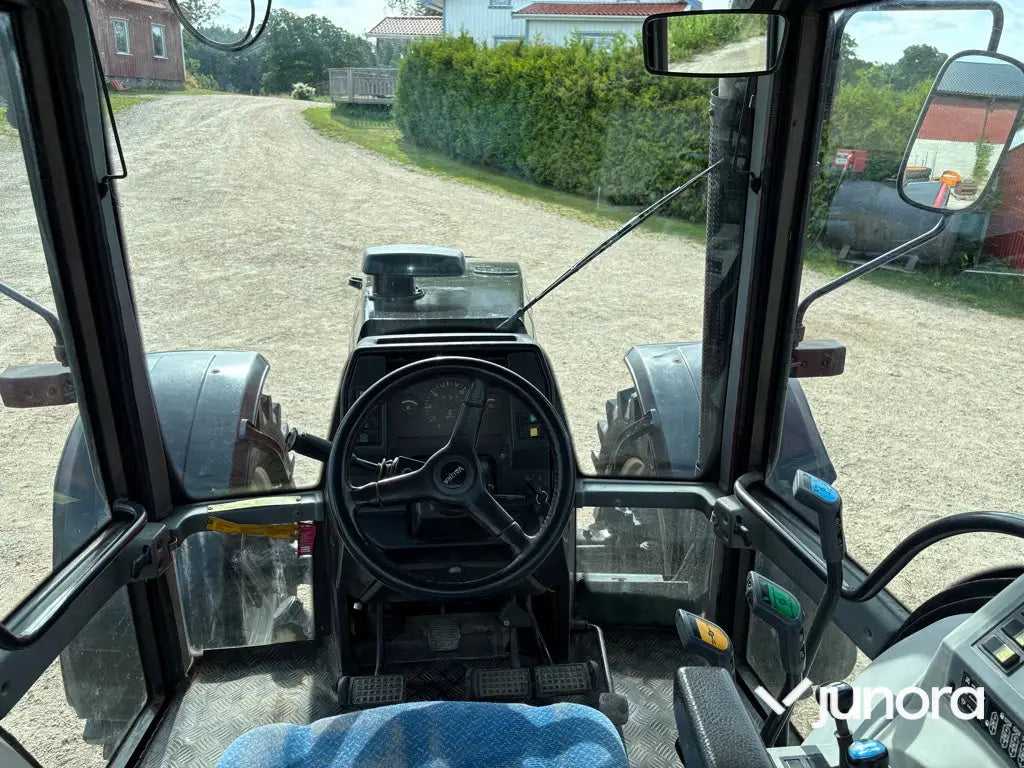 Traktor - Valtra 8450