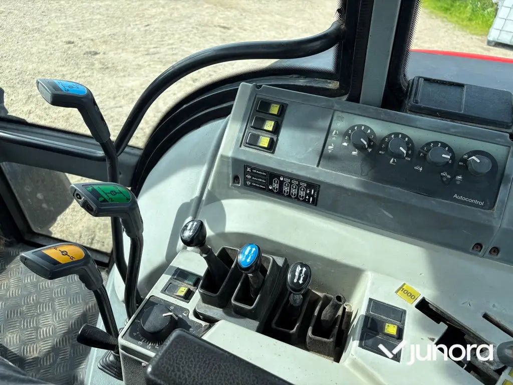 Traktor - Valtra 8450