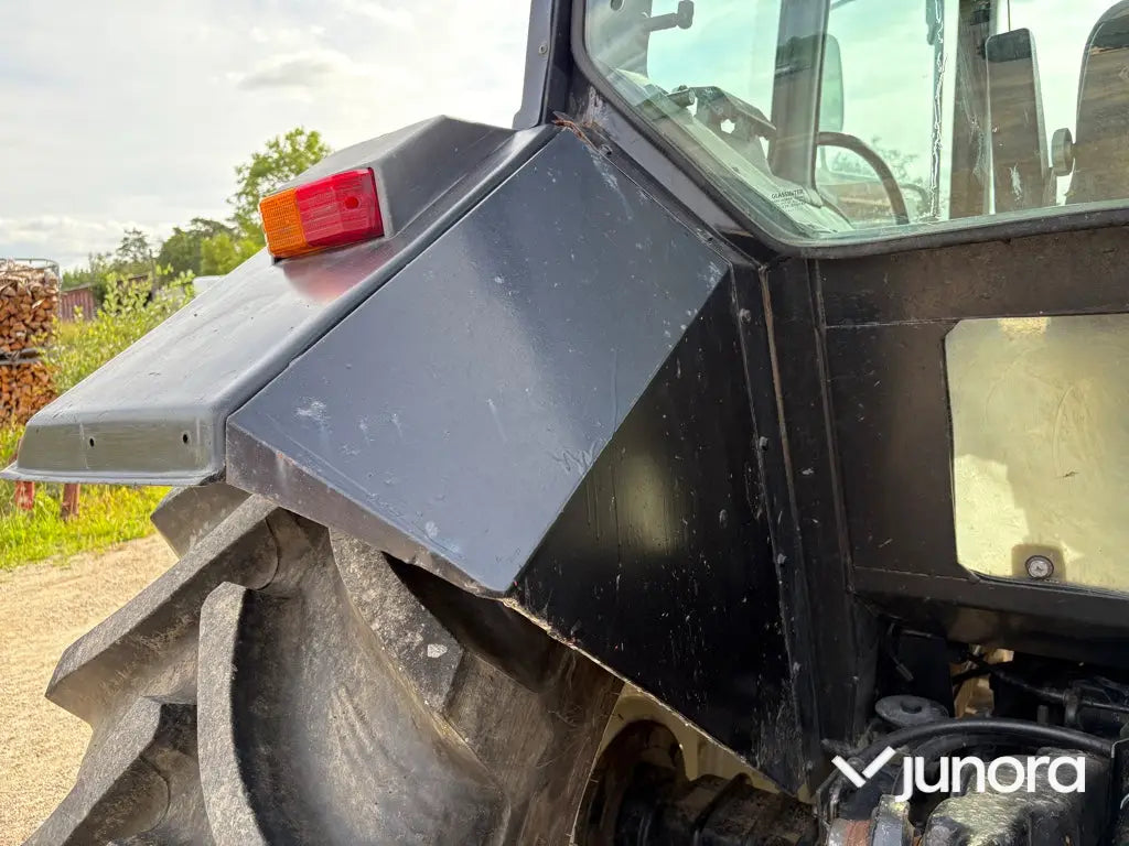 Traktor - Valtra 8450