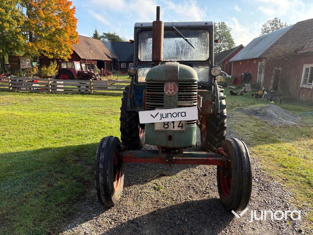 Veterantraktor BM 230 Victor Motorrenoverad