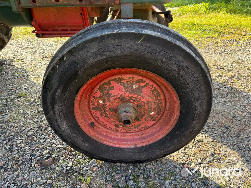 Veterantraktor BM 230 Victor Motorrenoverad