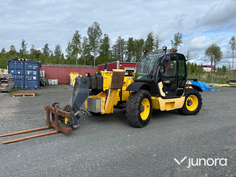 Teleskopslastare New Holland LM1745 TURBO