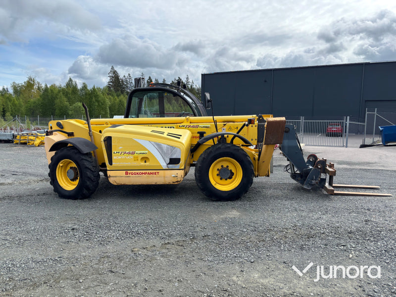Teleskopslastare New Holland LM1745 TURBO