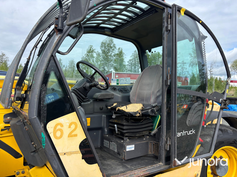 Teleskopslastare New Holland LM1745 TURBO