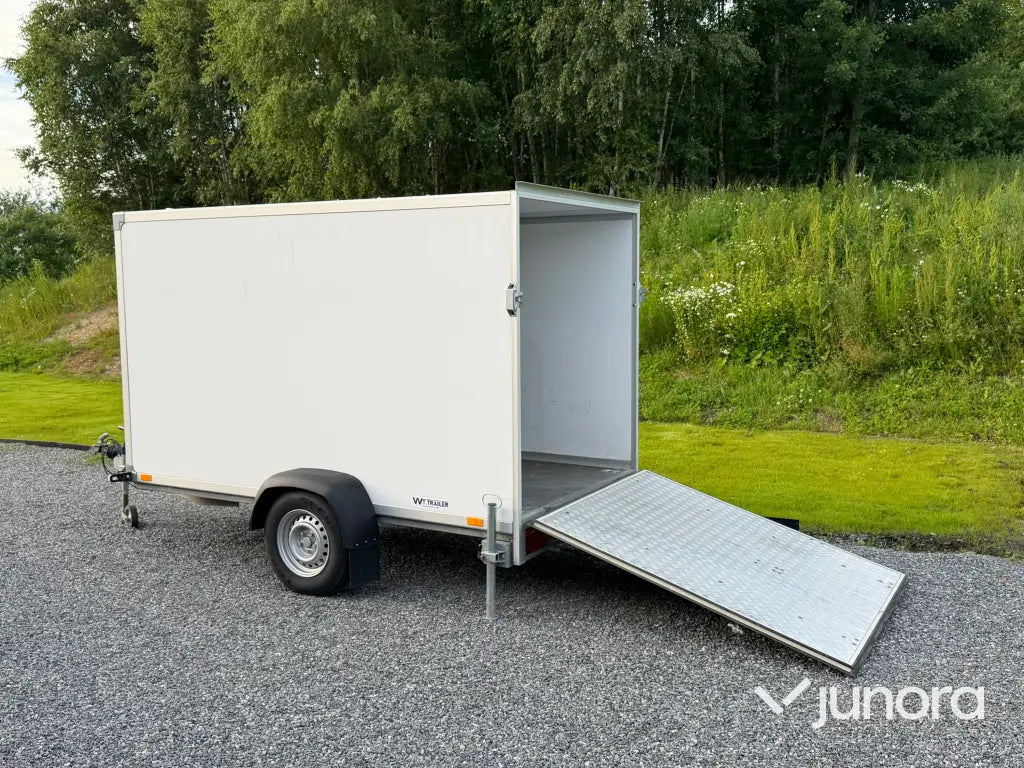 Trailer med lastramp Wiola