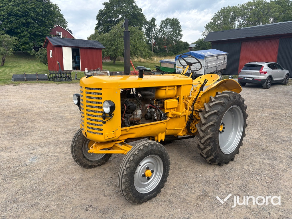 Veterantraktor Renault R3042
