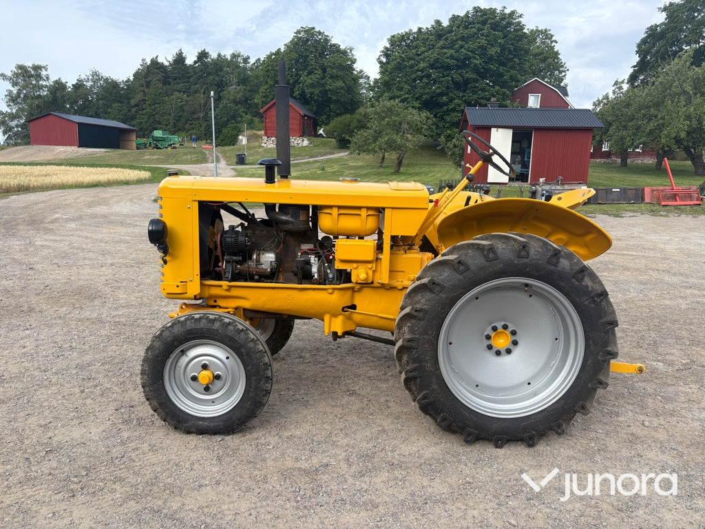 Veterantraktor Renault R3042