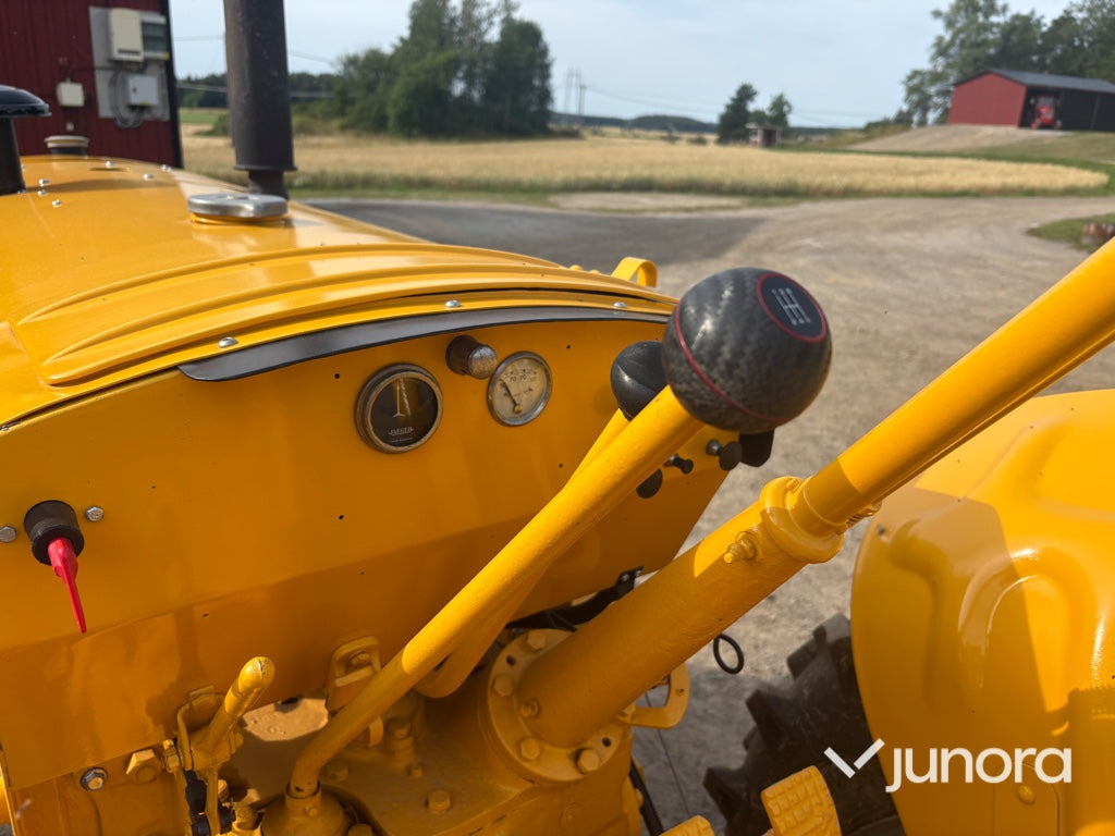 Veterantraktor Renault R3042
