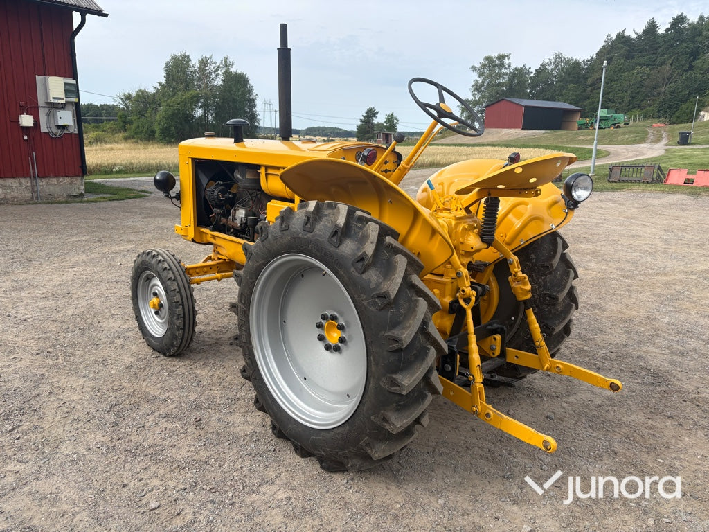 Veterantraktor Renault R3042