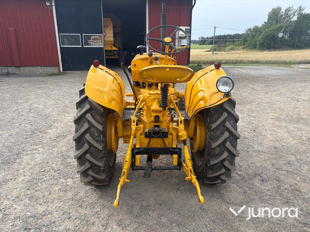 Veterantraktor Renault R3042