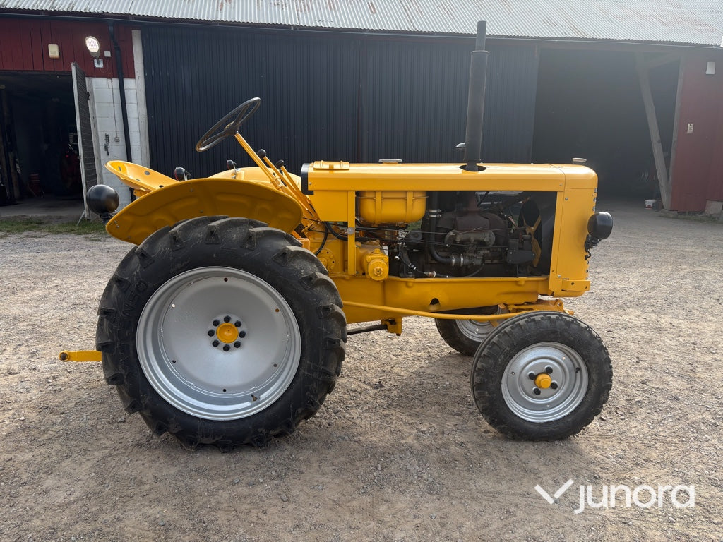 Veterantraktor Renault R3042