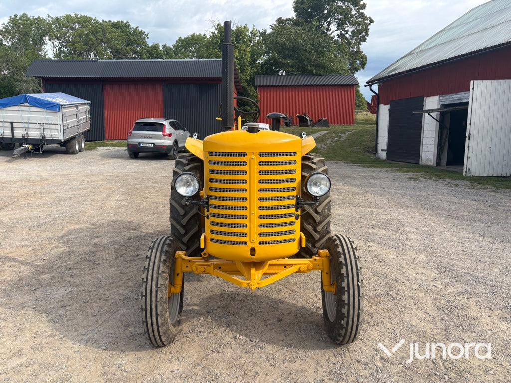 Veterantraktor Renault R3042