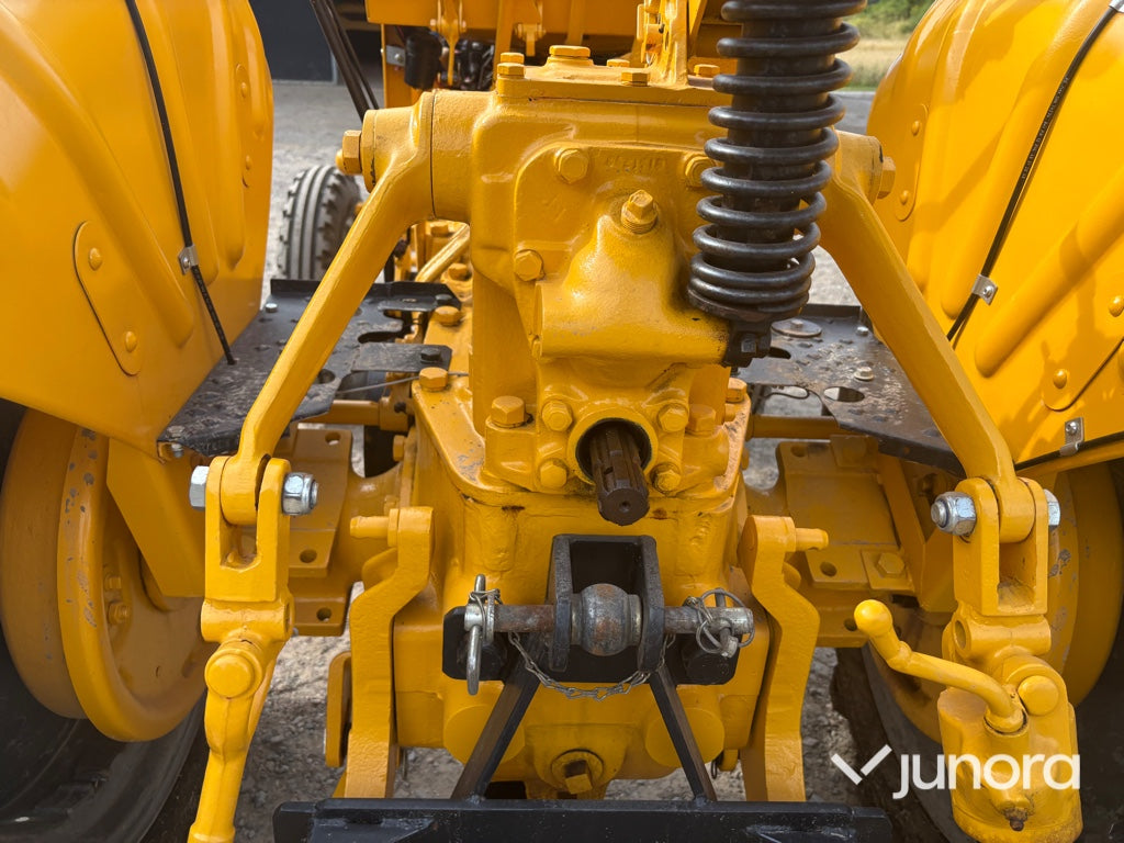 Veterantraktor Renault R3042