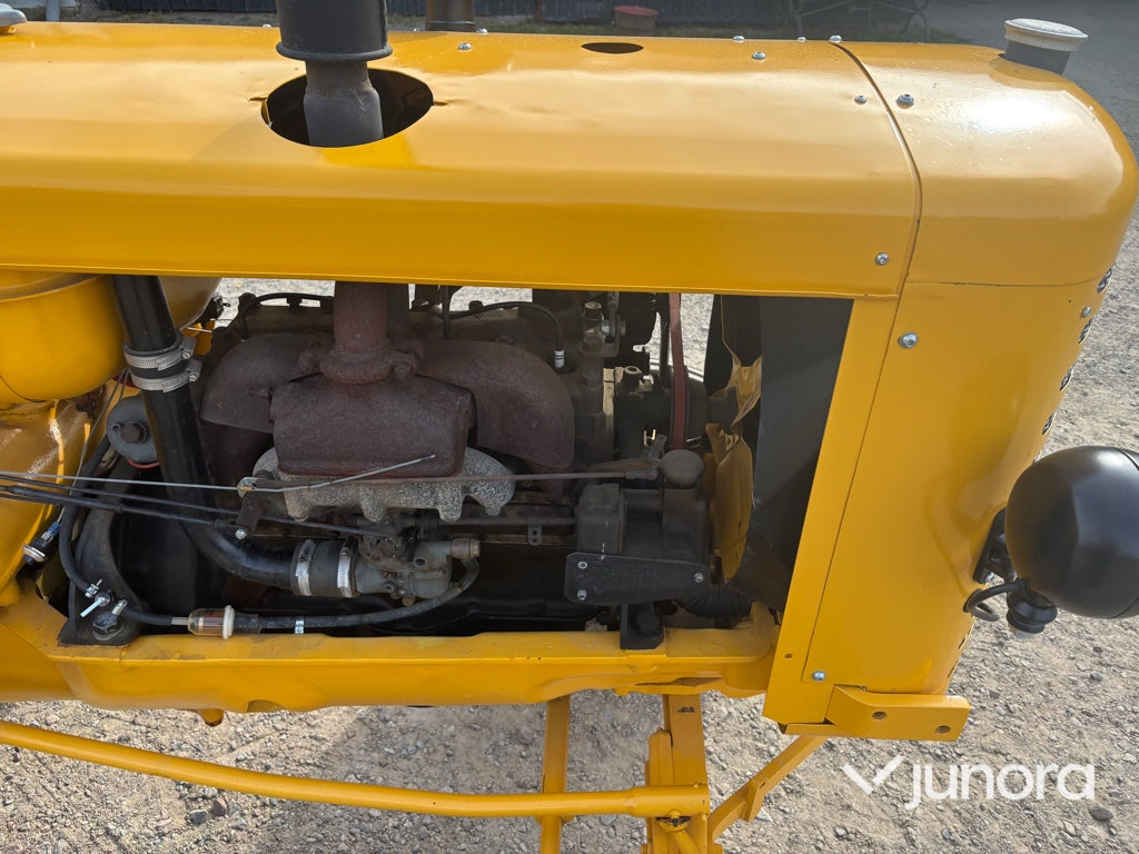 Veterantraktor Renault R3042