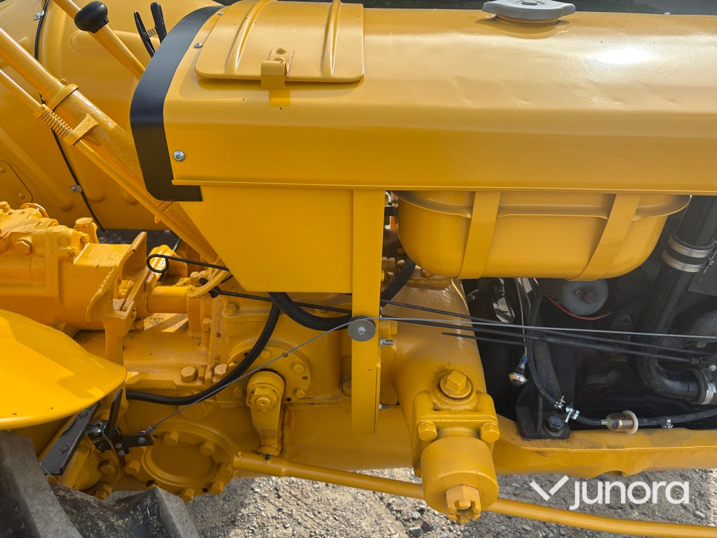 Veterantraktor Renault R3042
