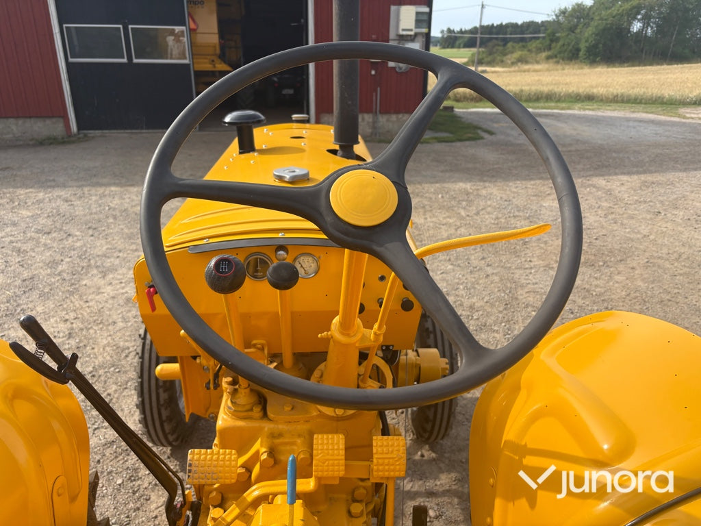 Veterantraktor Renault R3042
