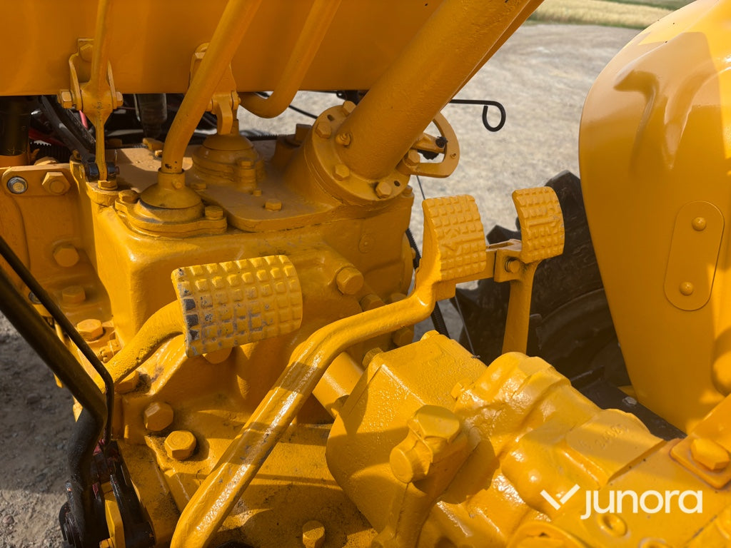 Veterantraktor Renault R3042