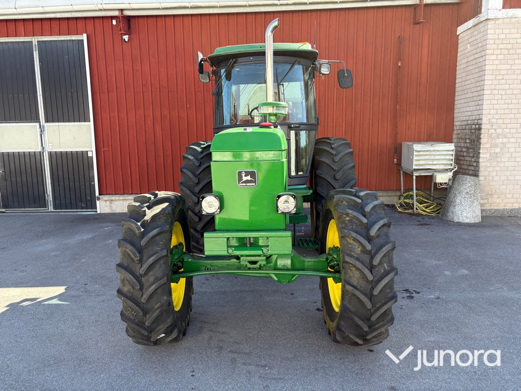 Traktor - John Deere, 3140 MFWD, 4WD