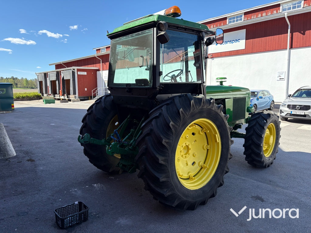 Traktor - John Deere, 3140 MFWD, 4WD