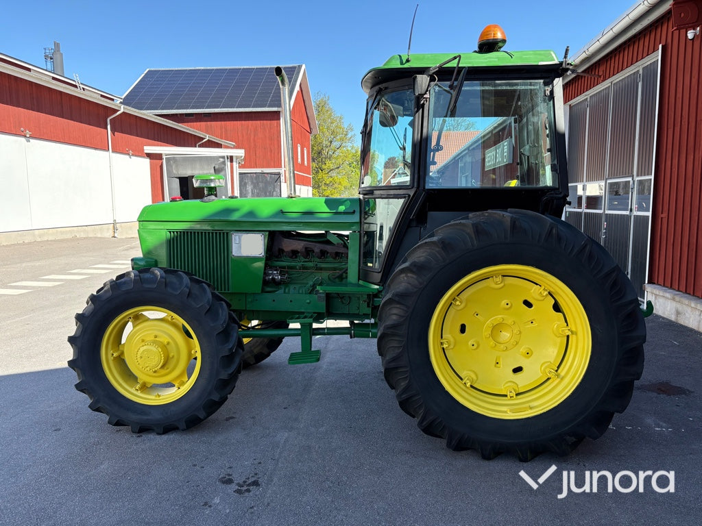 Traktor - John Deere, 3140 MFWD, 4WD