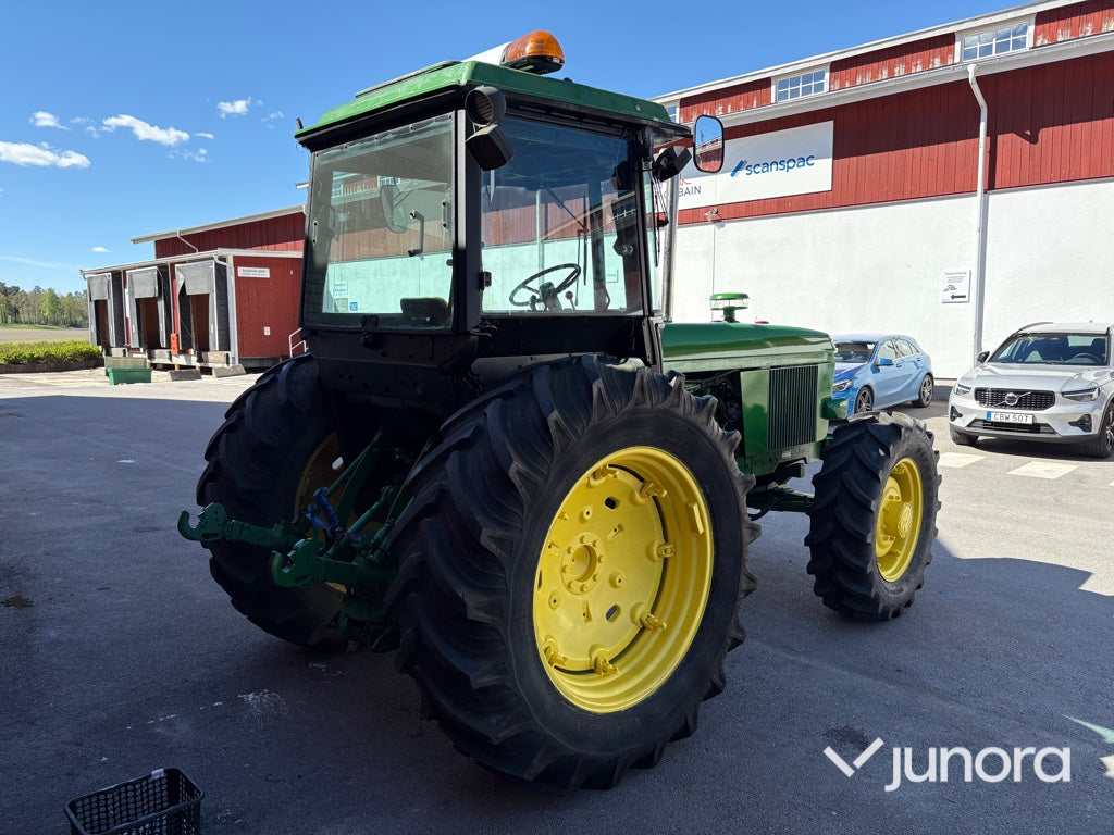 Traktor - John Deere, 3140 MFWD, 4WD