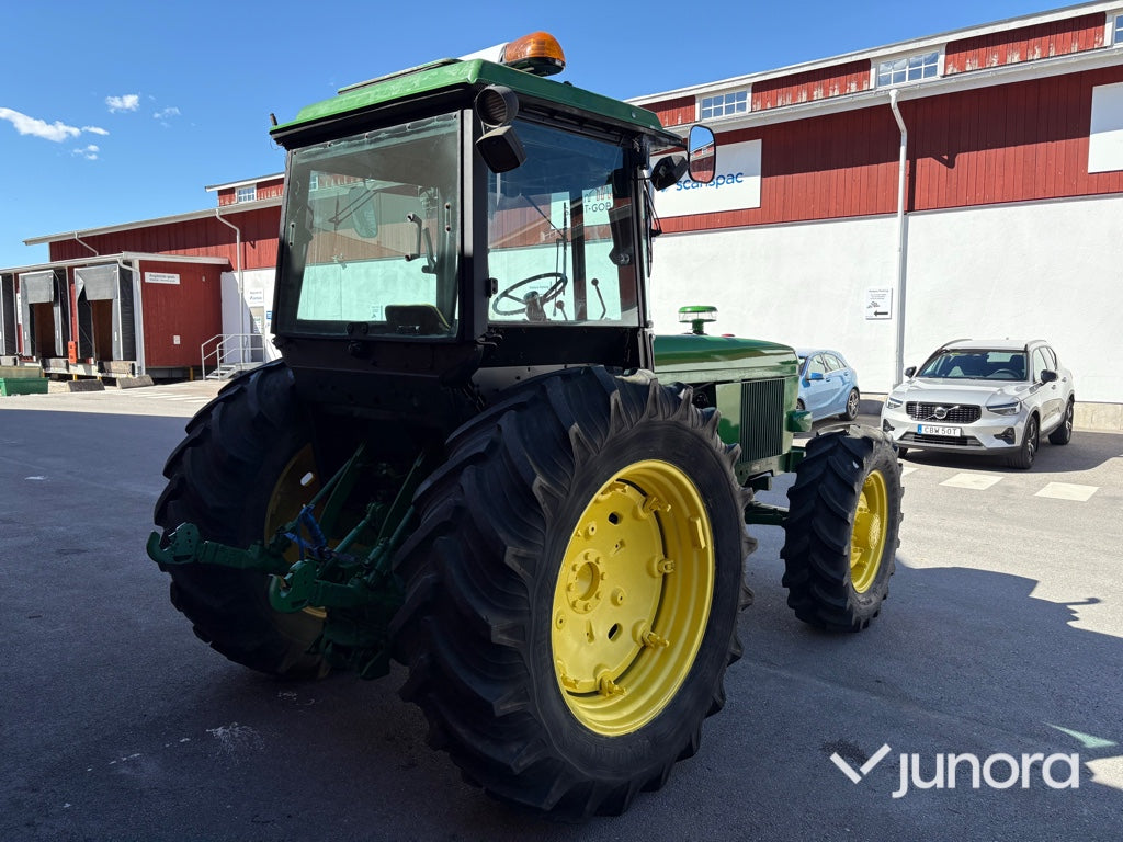 Traktor - John Deere, 3140 MFWD, 4WD
