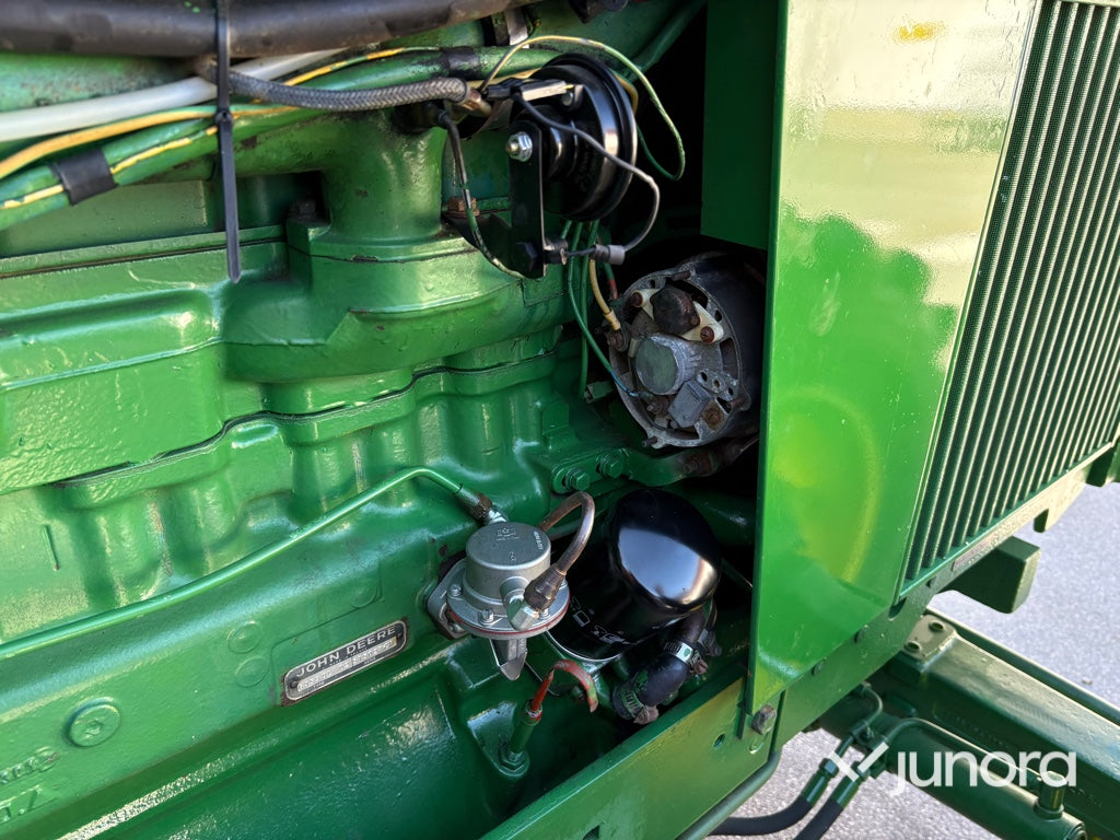 Traktor - John Deere, 3140 MFWD, 4WD
