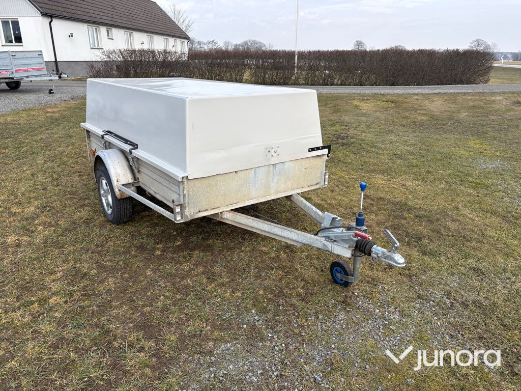 Bromsat släp - Igass, 950 K, Med kåpa