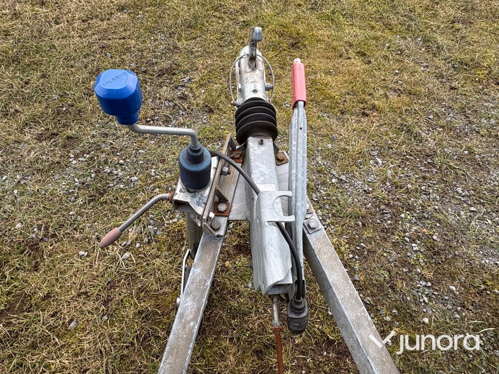 Bromsat släp - Igass, 950 K, Med kåpa