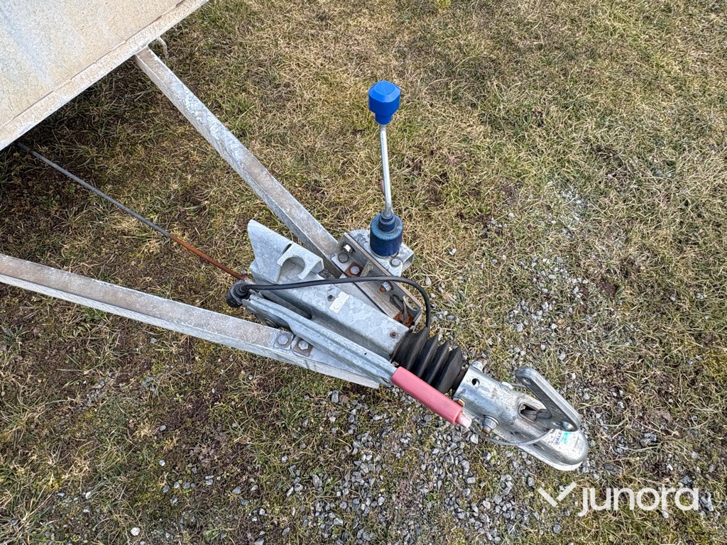 Bromsat släp - Igass, 950 K, Med kåpa