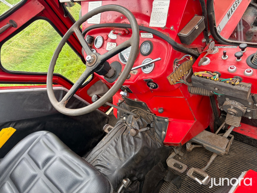 Massey Ferguson 135