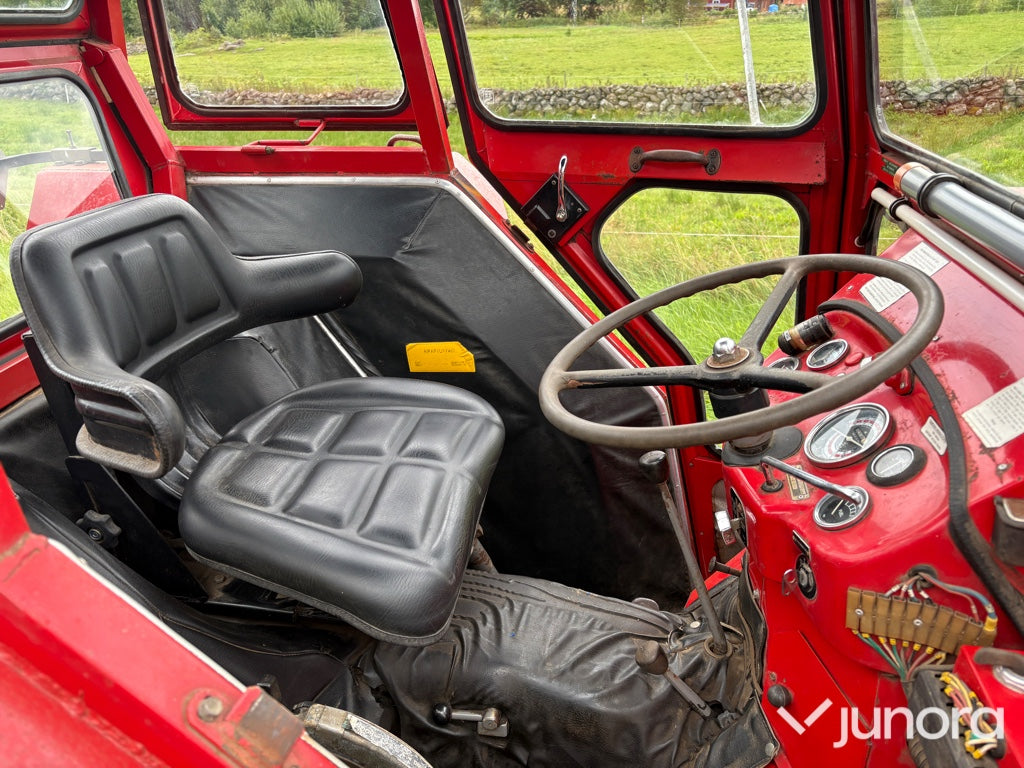 Massey Ferguson 135