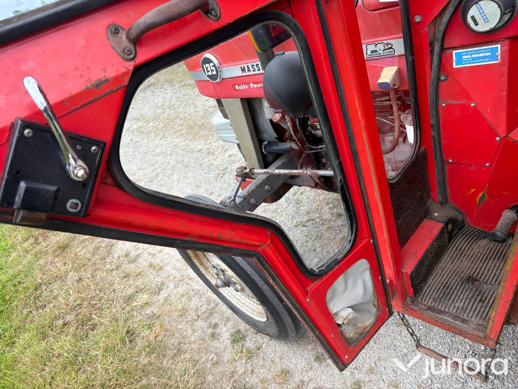 Massey Ferguson 135
