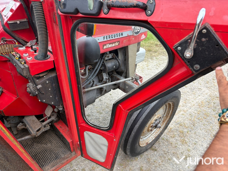 Massey Ferguson 135