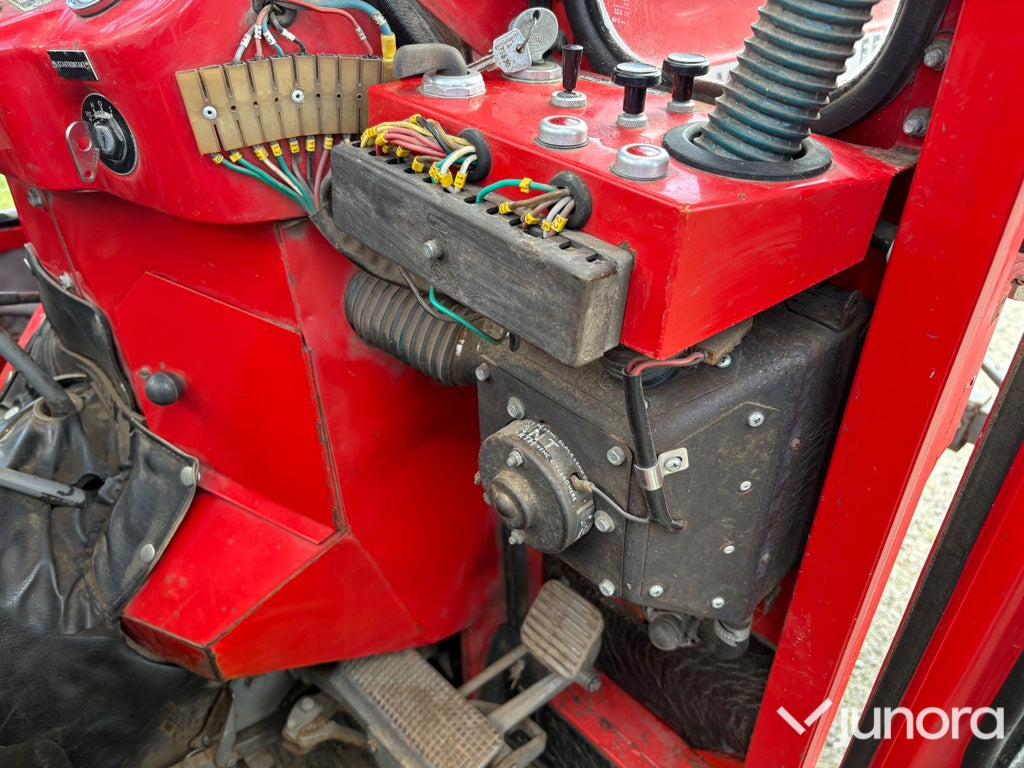 Massey Ferguson 135