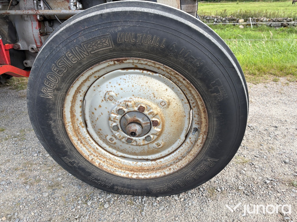 Massey Ferguson 135
