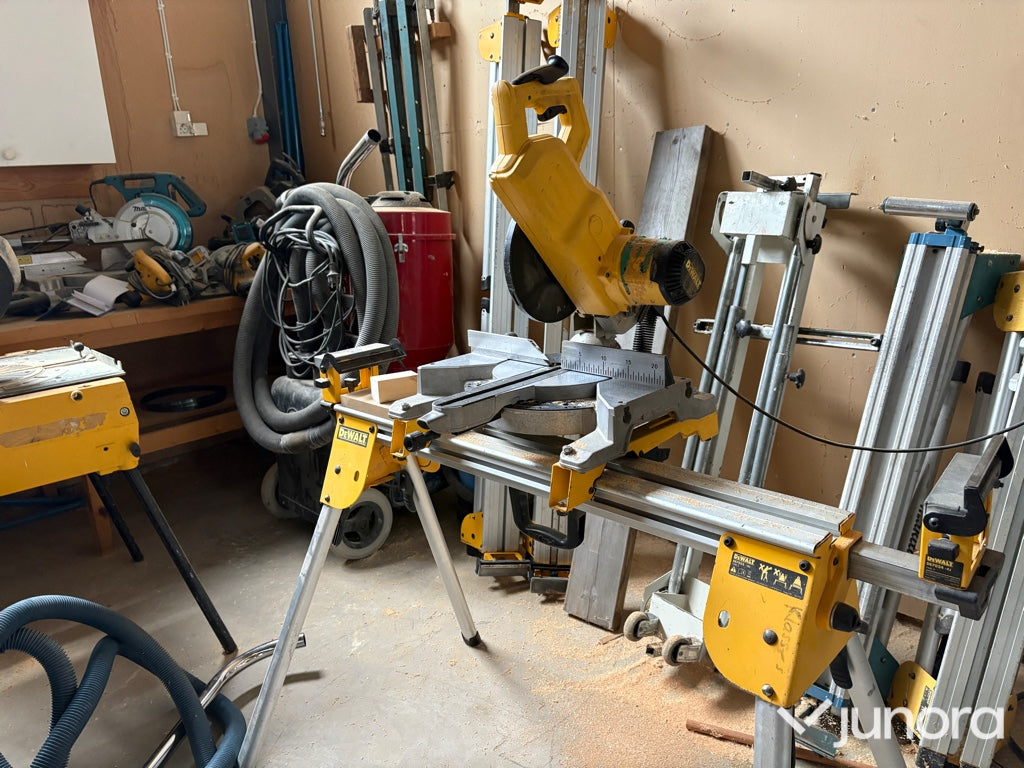 Klyvsåg/ kap & gersåg med bord - Dewalt