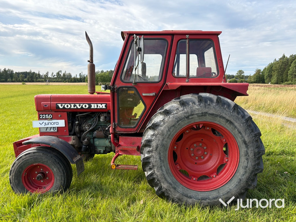 Traktor - Volvo BM, 2250