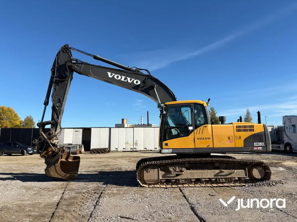 Grävmaskin Volvo EC210CL med tiltrotator och redskap