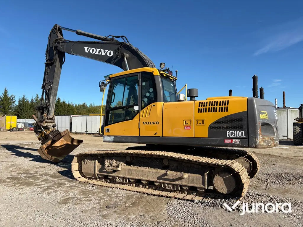 Grävmaskin Volvo EC210CL med tiltrotator och redskap