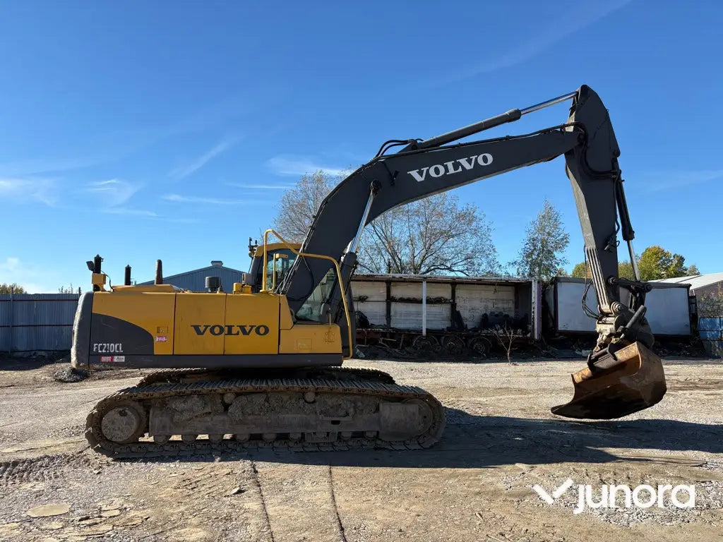 Grävmaskin Volvo EC210CL med tiltrotator och redskap