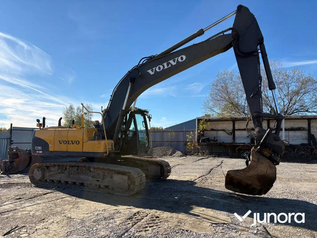 Grävmaskin Volvo EC210CL med tiltrotator och redskap