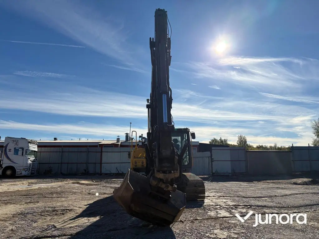 Grävmaskin Volvo EC210CL med tiltrotator och redskap