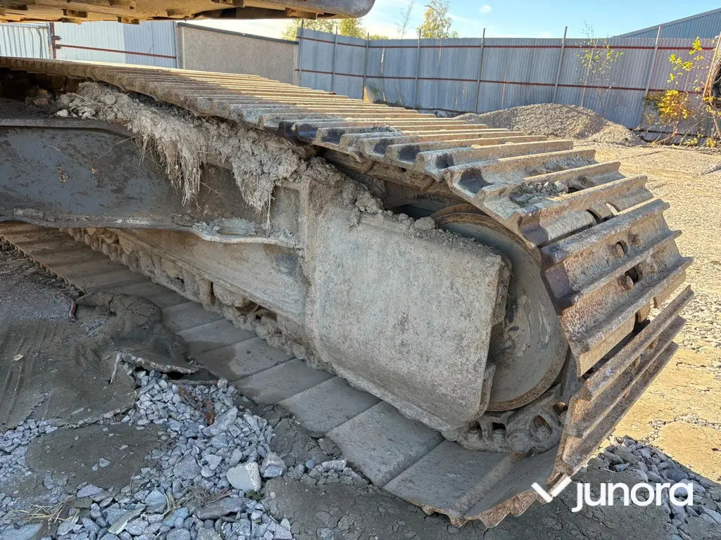 Grävmaskin Volvo EC210CL med tiltrotator och redskap