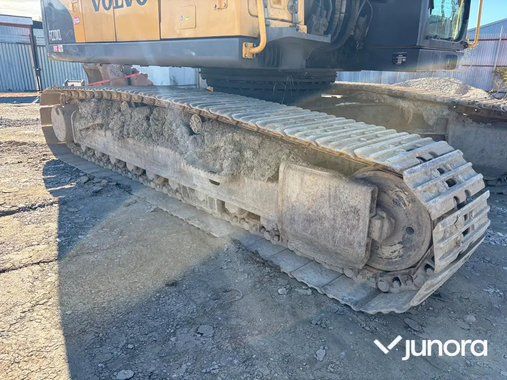 Grävmaskin Volvo EC210CL med tiltrotator och redskap