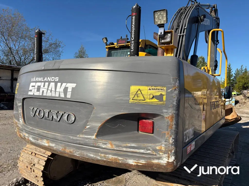 Grävmaskin Volvo EC210CL med tiltrotator och redskap
