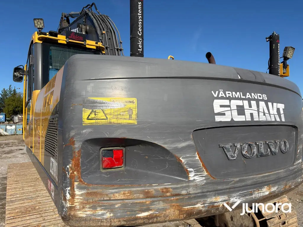 Grävmaskin Volvo EC210CL med tiltrotator och redskap
