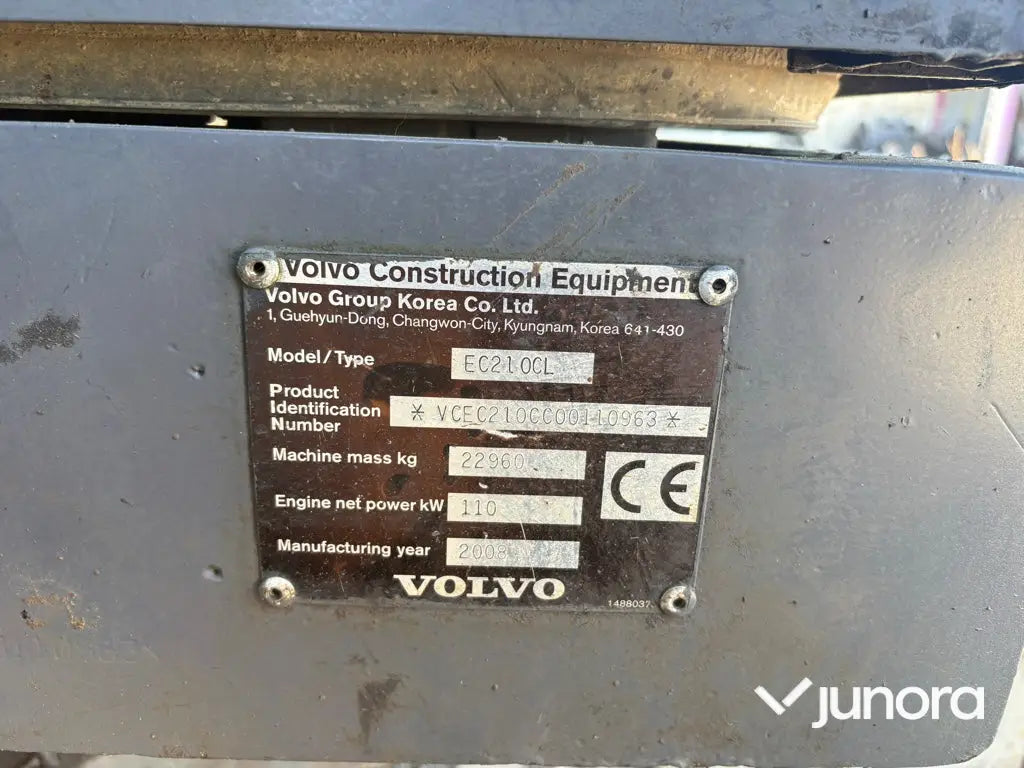Grävmaskin Volvo EC210CL med tiltrotator och redskap